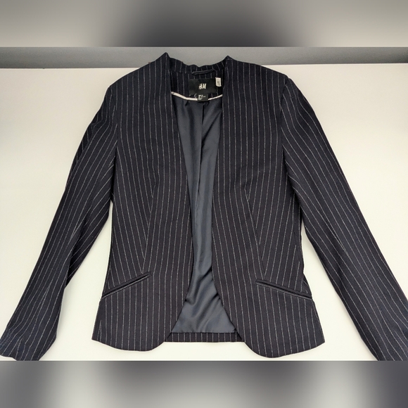 H&M Women's (Size 2) Navy/White Lined Pinstripe Blazer/Jacket - Picture 6 of 15